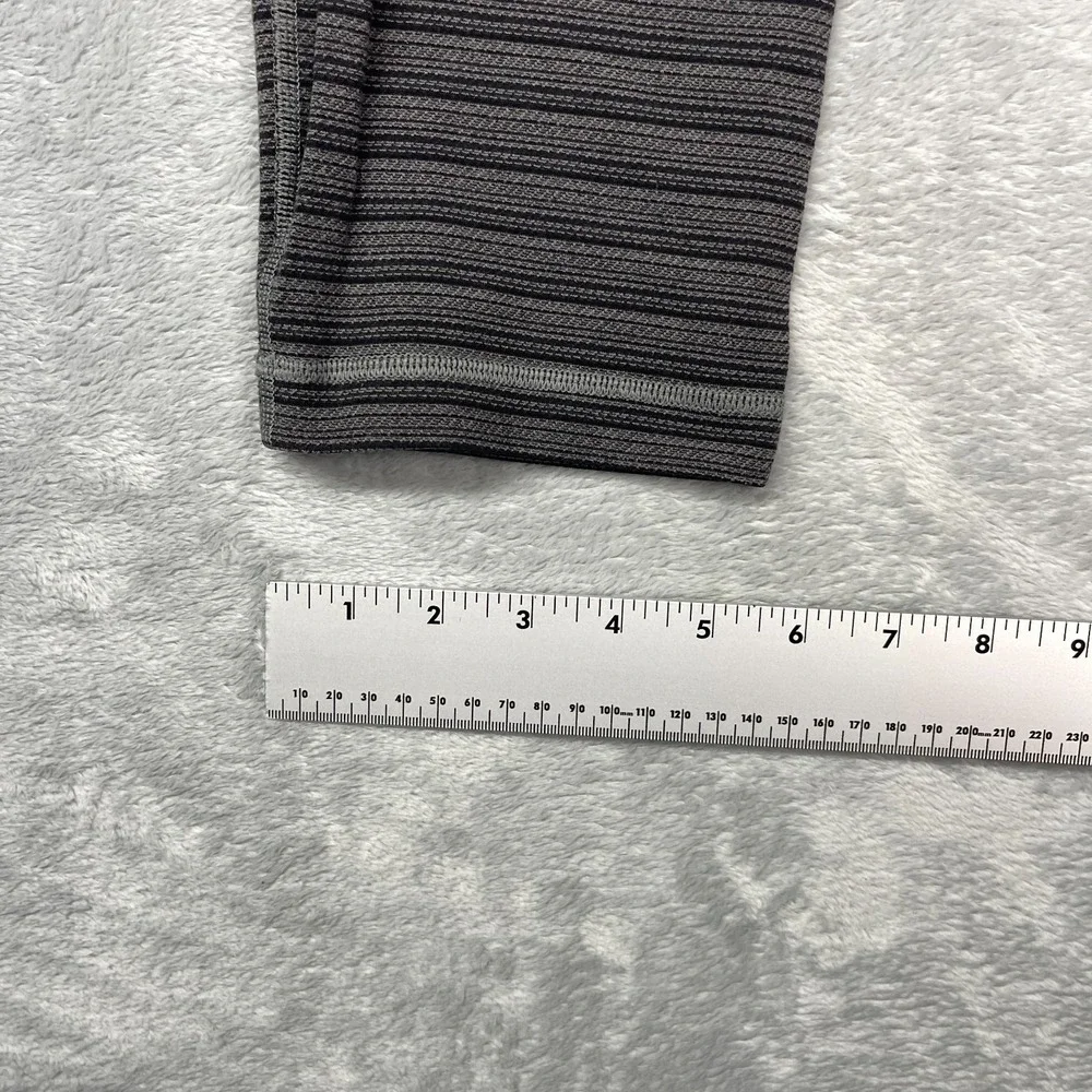 Lululemon Leggings Womens 10 (30x21) Gray Black Horizontal Stripe Athletica Crop